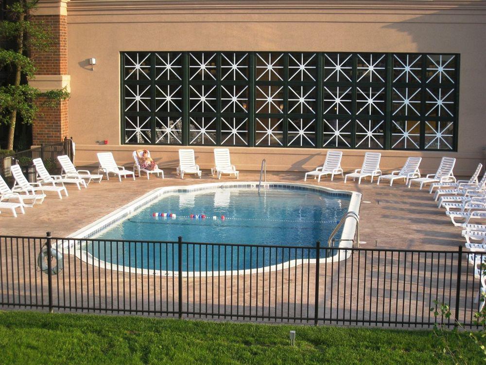 Holiday Inn Express Schaumburg-Rolling Meadows By Ihg Facilities photo