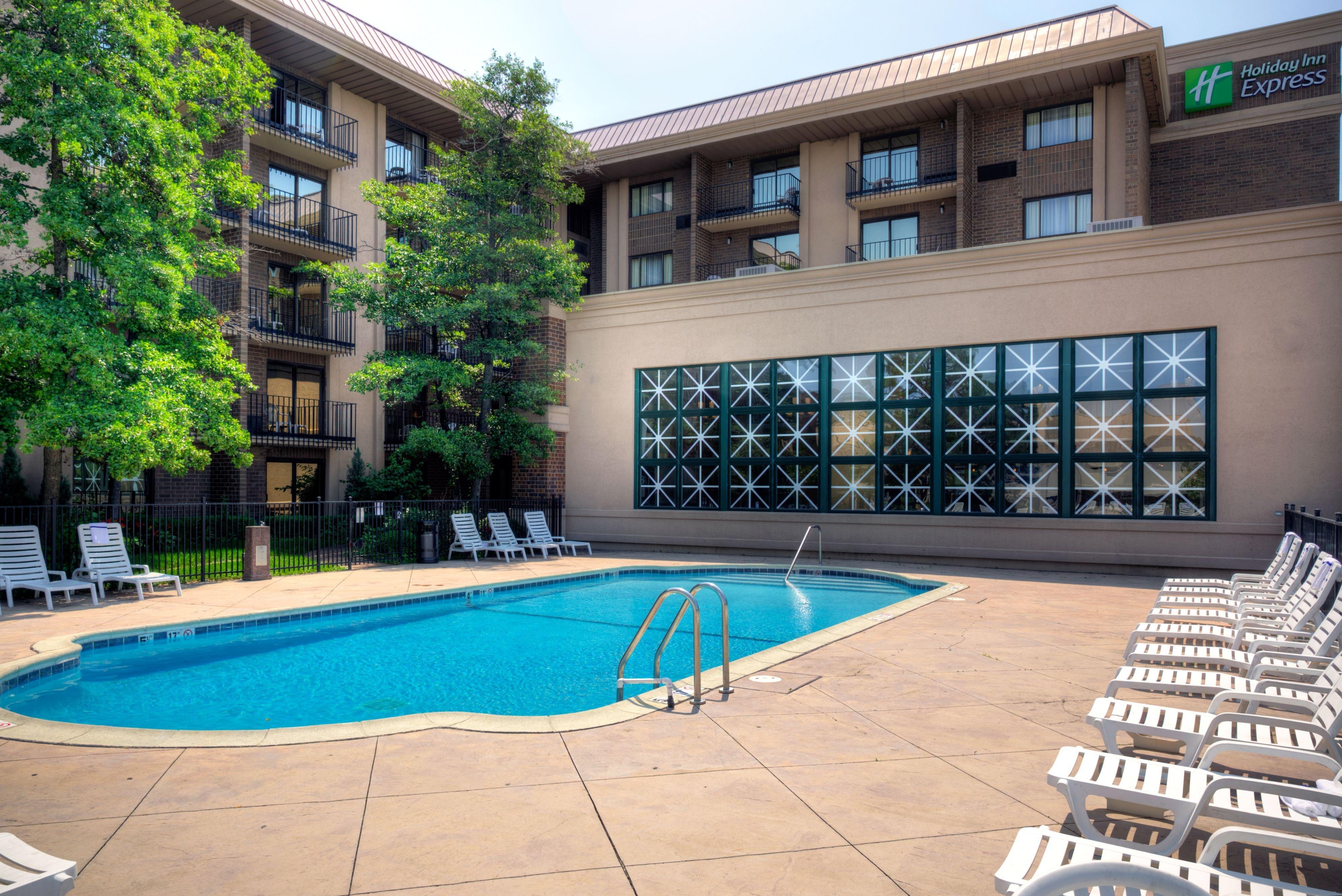 Holiday Inn Express Schaumburg-Rolling Meadows By Ihg Exterior photo
