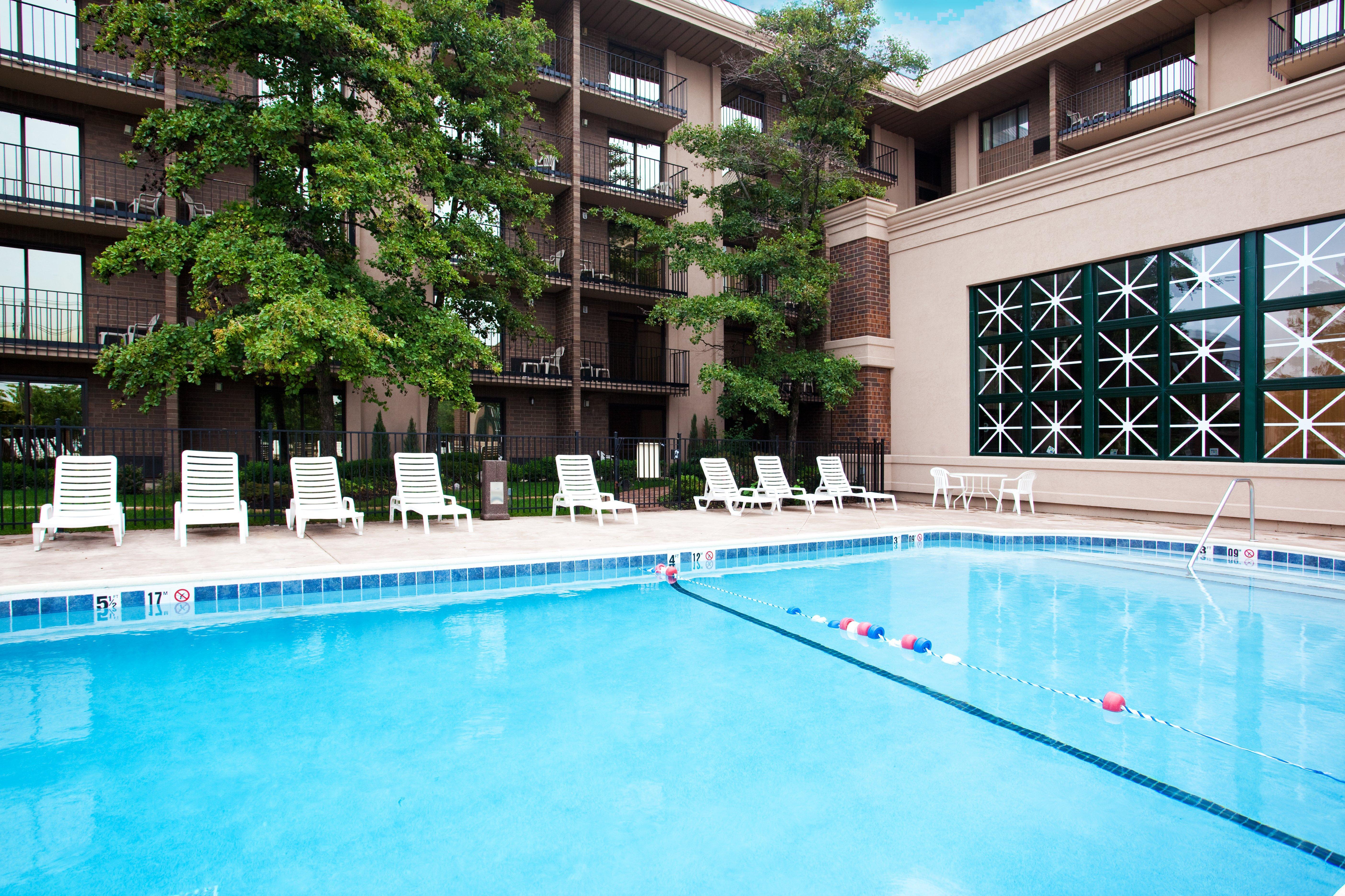 Holiday Inn Express Schaumburg-Rolling Meadows By Ihg Exterior photo