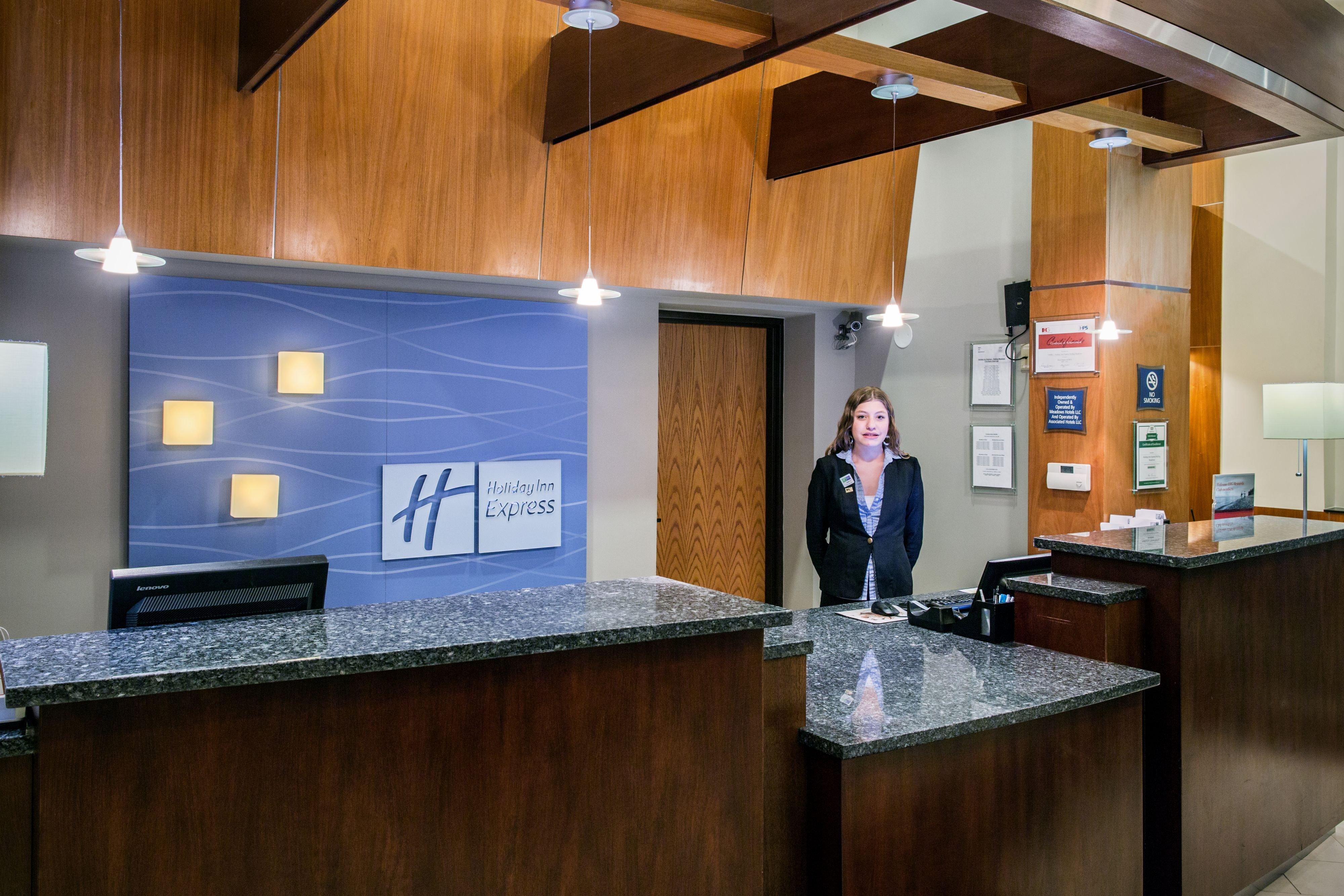 Holiday Inn Express Schaumburg-Rolling Meadows By Ihg Exterior photo