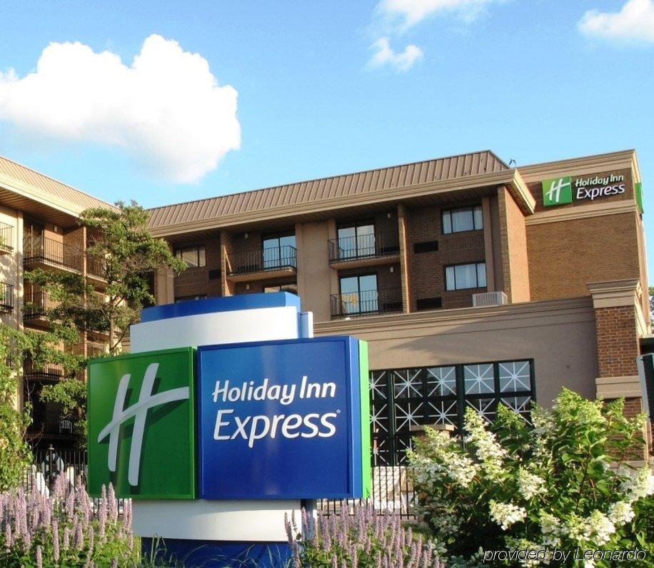 Holiday Inn Express Schaumburg-Rolling Meadows By Ihg Exterior photo