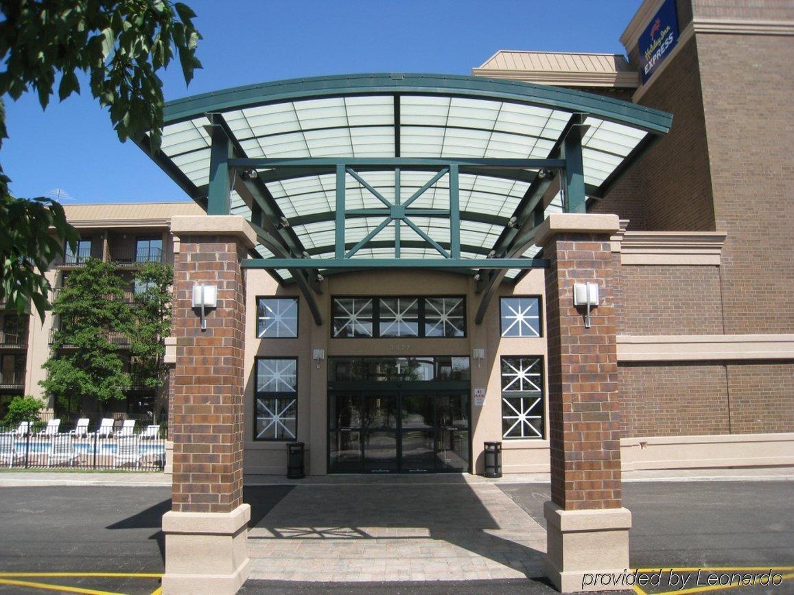 Holiday Inn Express Schaumburg-Rolling Meadows By Ihg Exterior photo