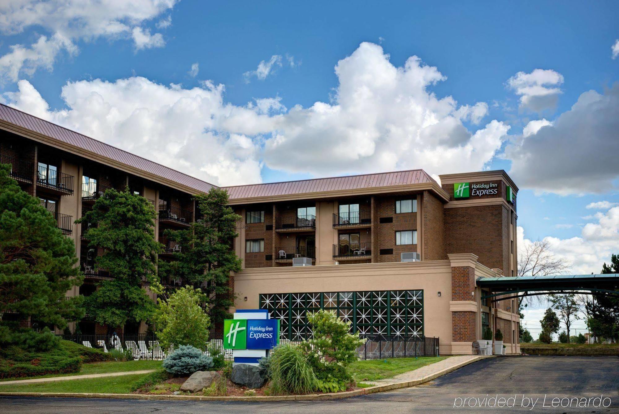 Holiday Inn Express Schaumburg-Rolling Meadows By Ihg Exterior photo